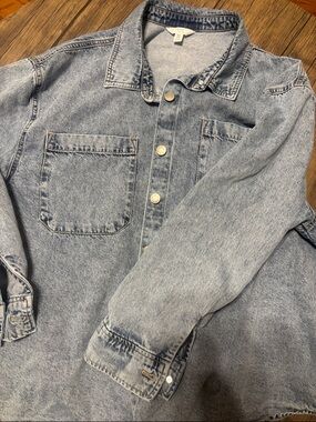 Time and Tru Light Wash Denim Button-Down Shirt